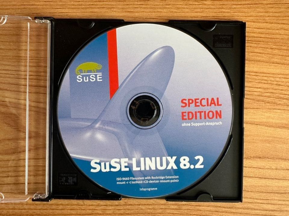 SuSE Linux 8.2 Special Edition Original-CD in Luckenwalde