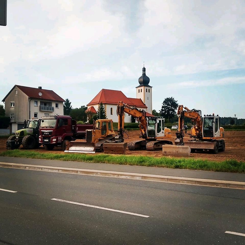 ERDBEWEGUNG - BAGGERARBEITEN - TRANSPORTE - PFLASTERARBEITEN in Gößweinstein