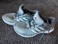Adidas Damen CQ180 Gymnastikschuhe, Sneaker, Running, Gr. 38 Niedersachsen - Brake (Unterweser) Vorschau