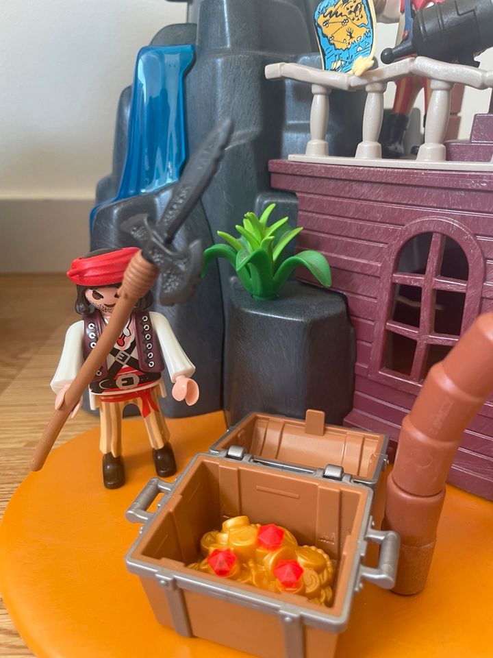 Playmobil Pirateninsel und Piratenschiff in Düsseldorf