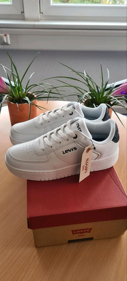 NEU‼️ Levis Sneaker Größe 37/38 in Dorsten