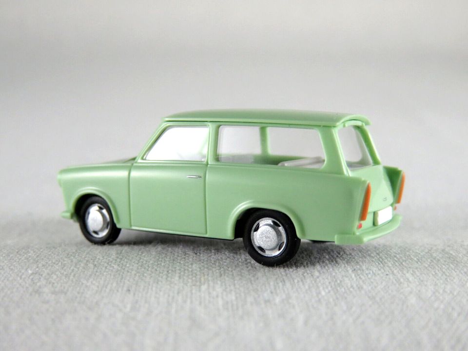 Busch 53201 Trabant P601 Universal (1966) in taigagrün 1:87/H0 in Bad Abbach