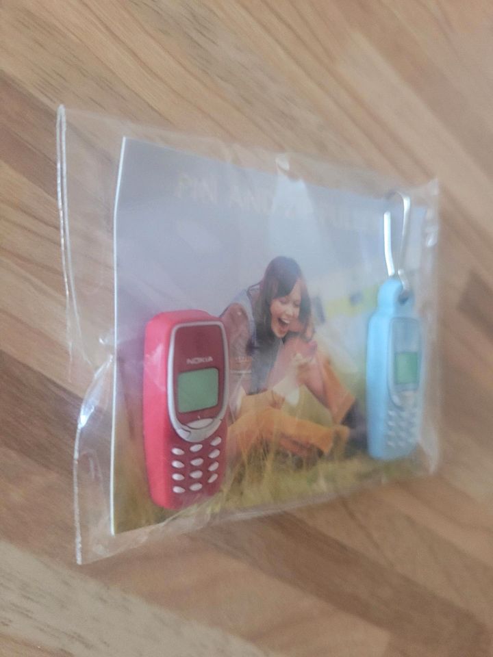 PIN Anstecker Nokia Handy und Anhänger in OVP alt selten in Wismar