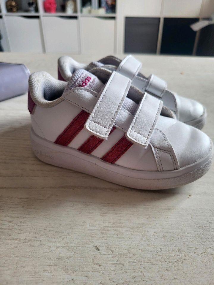 Adidas Turnschuhe Gr.23 in Pirna