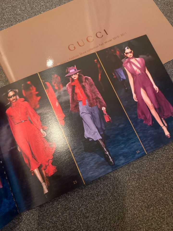 Gucci Runway Lookbooks 7 Stück 2000er Sammlerstücke Rar Tom Ford in Düsseldorf