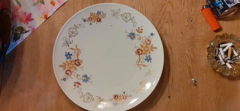 Vintage Speiseteller Kuchenplatte Blumen antik in Wildeshausen