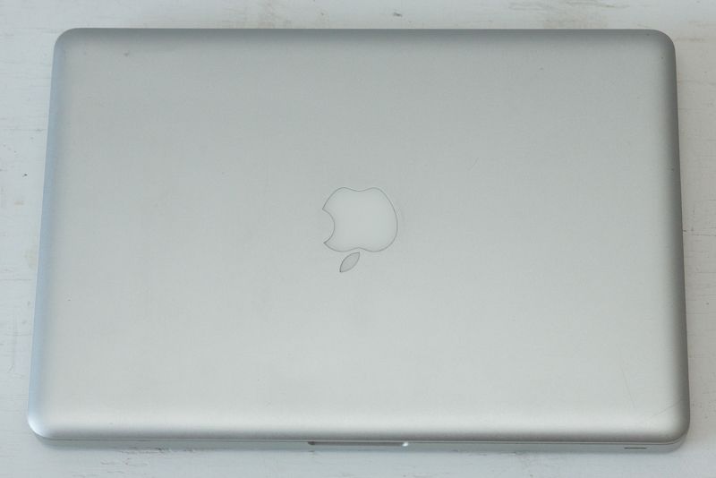 Apple MacBook Pro 13 Zoll Labtop in Berlin