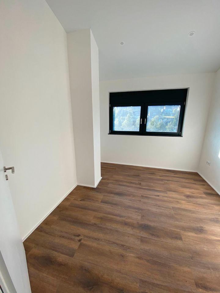 Neubau, 3 ZKB Wohnung mit Balkon und Tiefgarage / Aufzug in Winterberg