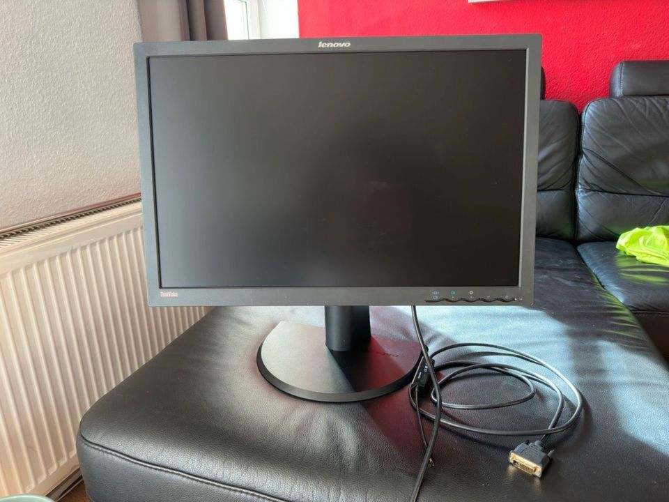 Lenovo Thinkvision L2440pwc 24'' Full-HD Monitor in München