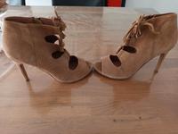 High Heels Sandalen Leder h &m Gr 39 Cognac Nordrhein-Westfalen - Goch Vorschau