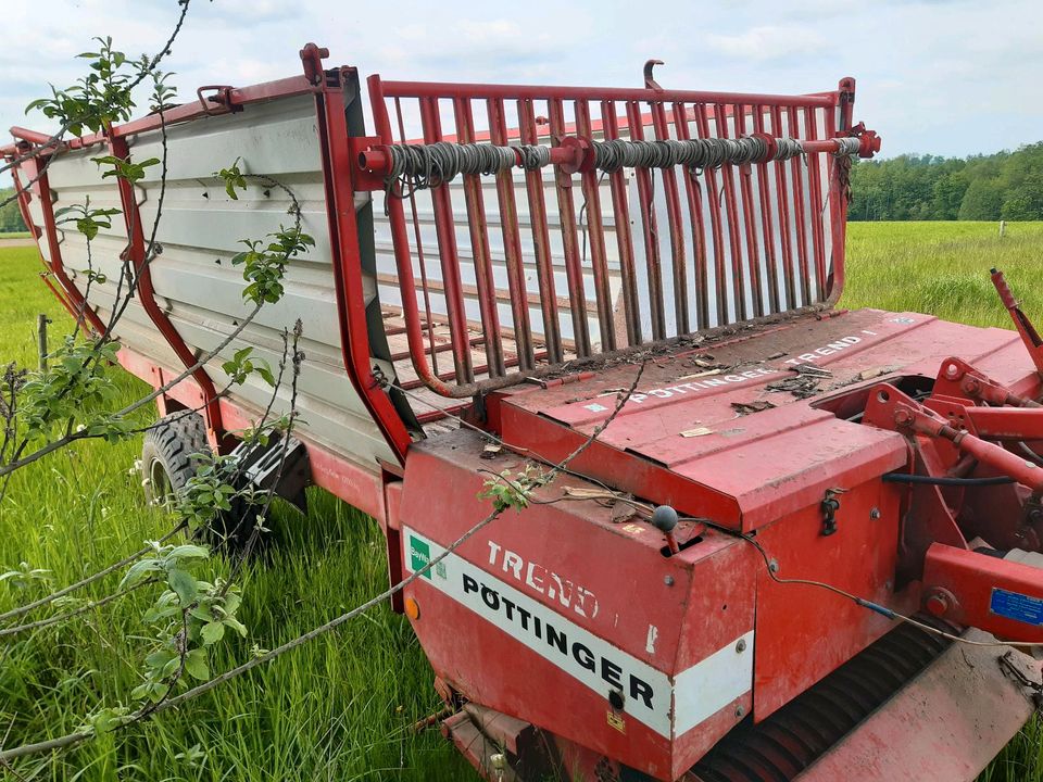 Ladewagen Pöttinger Trend 1 Hackschnitzel Brennholz in Kirchanschöring