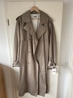 NEU Drykorn Trenchcoat Mantel arnon samsoe acne Boss L greige Kr. München - Deisenhofen Vorschau