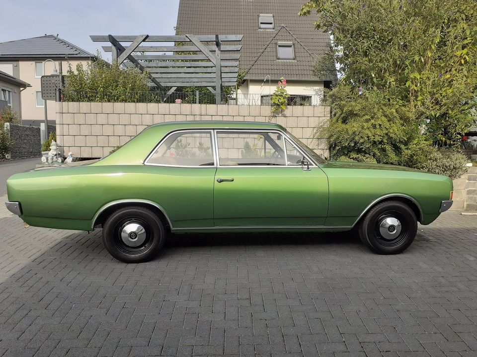 Opel Rekord 1900 C Oldtimer BJ 1971 in Bendorf