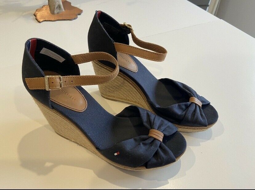 Tommy Hilfiger Espadrille mit Keilabsatz/Sandalen Gr. 39 -NEU! in Westerholt