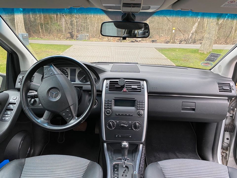 Mercedes Benz B200 CDI Automatik/Panorama/Navi/Leder in Oyten