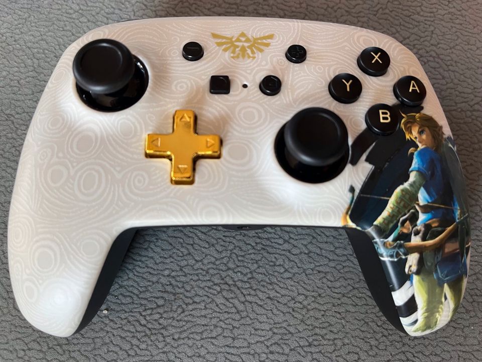 Nintendo Switch Wired Controller "ZELDA“ Breath of the Wild in Hochdorf (Riß)