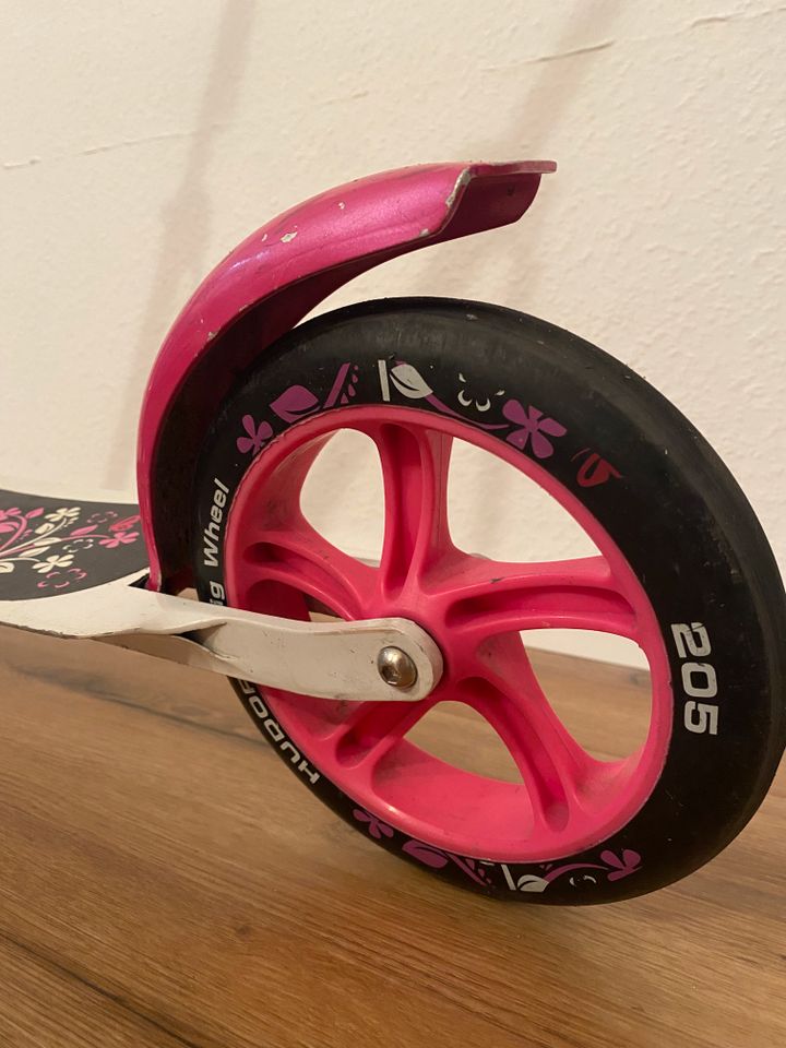 pinker Roller in Eschborn