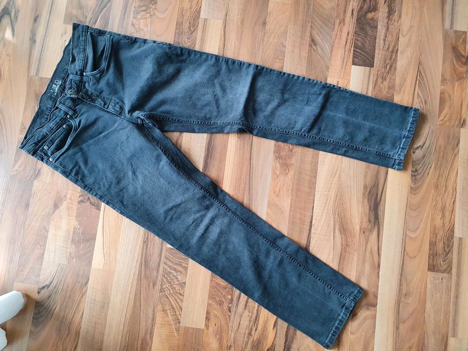 * HERO * Jeans * 31 / 32 * Jungen / Herren * grau * in Kümmersbruck