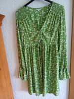 Schönes Sommer Kleid grün/gemustert Saarland - St. Wendel Vorschau