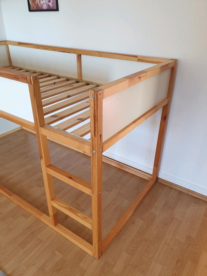 Kinderbett Ikea 90x200 mit Zubehör in Bingen