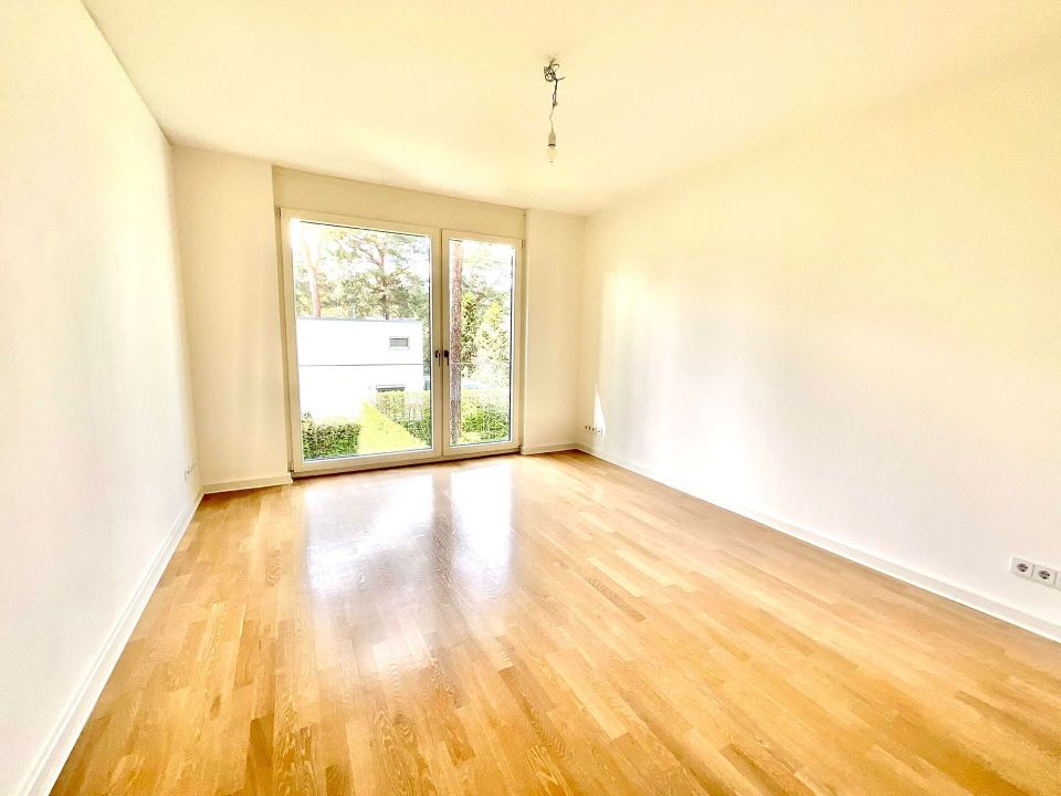 RESERVIERT: Luxuriöse DHH in Dahlem mit eigenem Garten, Dachterrasse + TG Stellplatz in Berlin