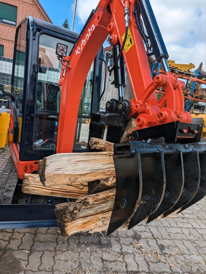 Minibagger Mieten Bagger Abbruchhammer Kegelspalter Erdbohrer in Breitenfelde