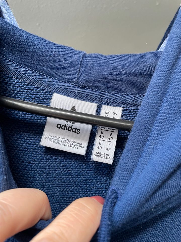 Damen Adidas Pullover hoodie Pulli blau weiß Kapuze 40 M in Regenstauf
