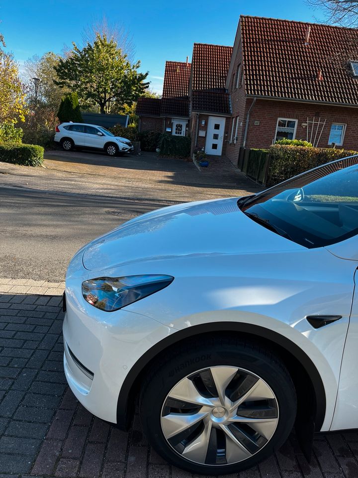 Tesla Model Y LR AWD in Emden