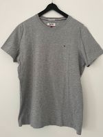 Tommy Hilfiger Denim T-Shirt hellgrau Größe S Nordrhein-Westfalen - Waldbröl Vorschau