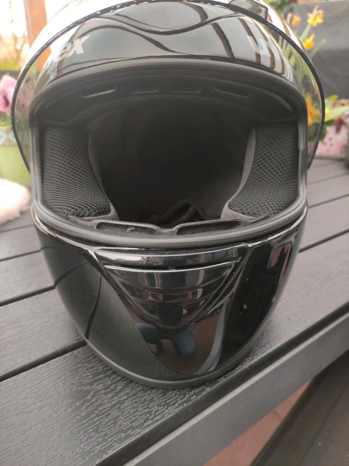 Motorradhelm von Uvex in Bremerhaven