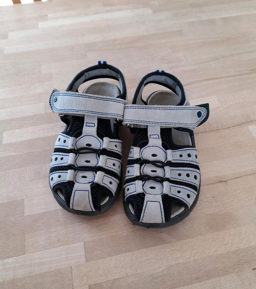 Elefanten Sandalen Flexible Sohle Größe 30 in Drolshagen