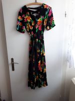 Vintage Midi-Sommerkleid mit Schulterpolstern zum Durchknöpfen 38 Sachsen-Anhalt - Petersberg (Saalekreis) Vorschau