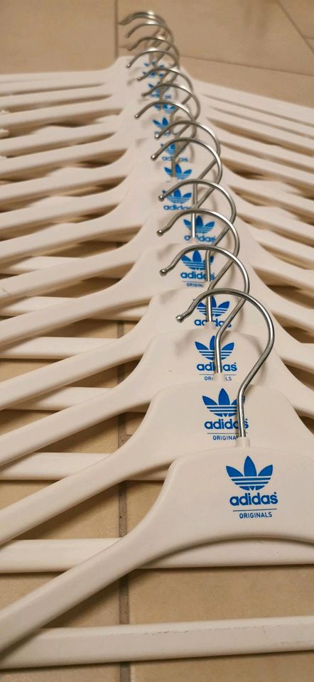 29 Adidas Originals Kleiderbügel Hanger weiß Trefoil in Dresden