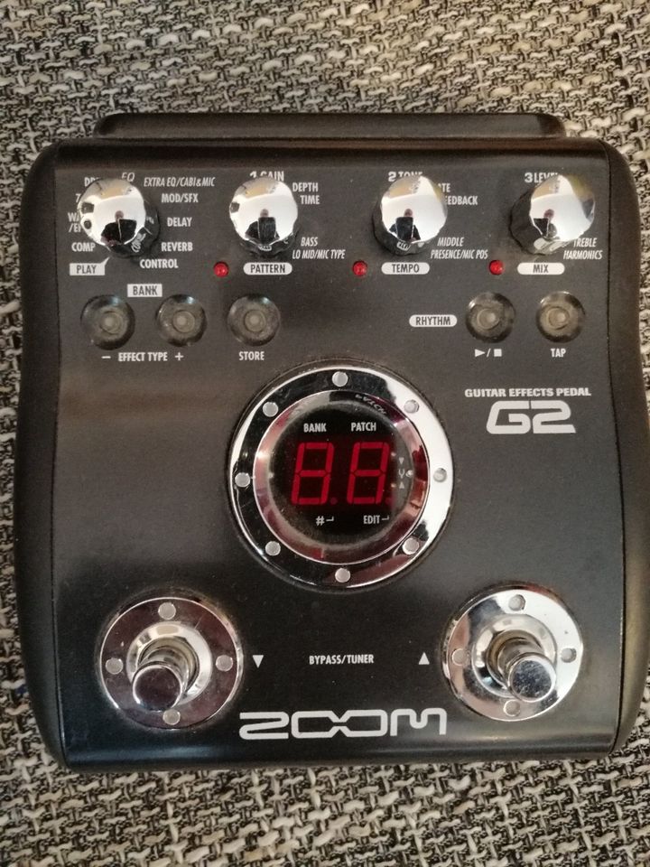 ZOOM Acoustic Effects Pedal A2 und G2 Guitar Effects Pedal in Lahr (Schwarzwald)