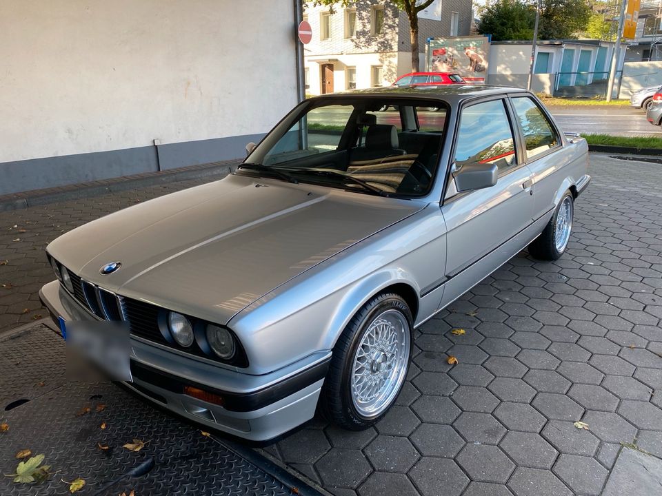 BMW E30 320i in Wermelskirchen