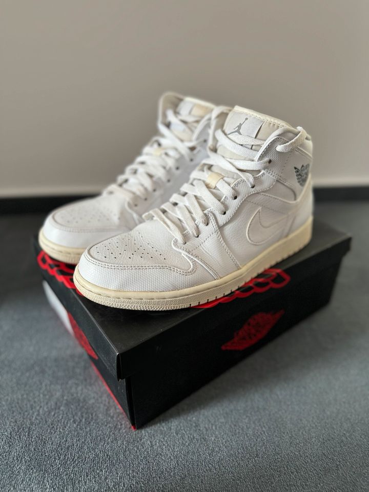 Nike Air Jordan 1 Mid / Weiss / Gr.43 in Wolfenbüttel