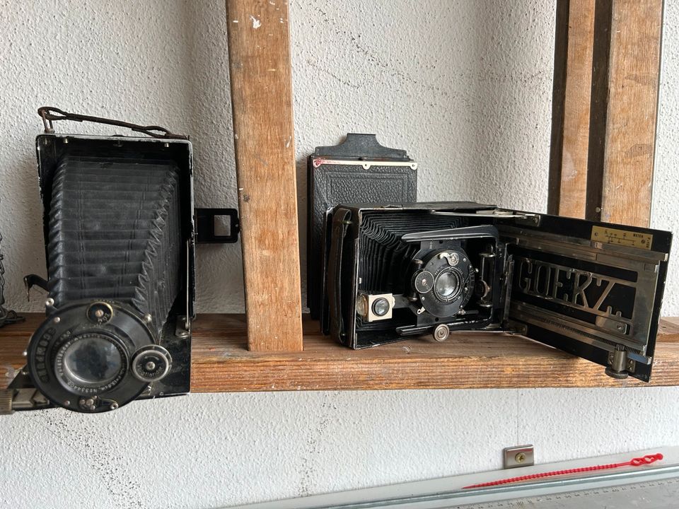 Alte antike Foto Kameras in Unterschleißheim