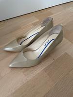 Joop Pumps Absatschuhe Gr. 36,5 beige Lack Stuttgart - Bad Cannstatt Vorschau