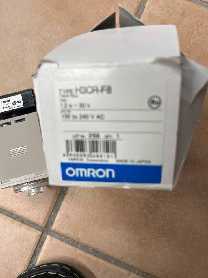 Omron H3CR-F8 Twin Timer in Hamburg