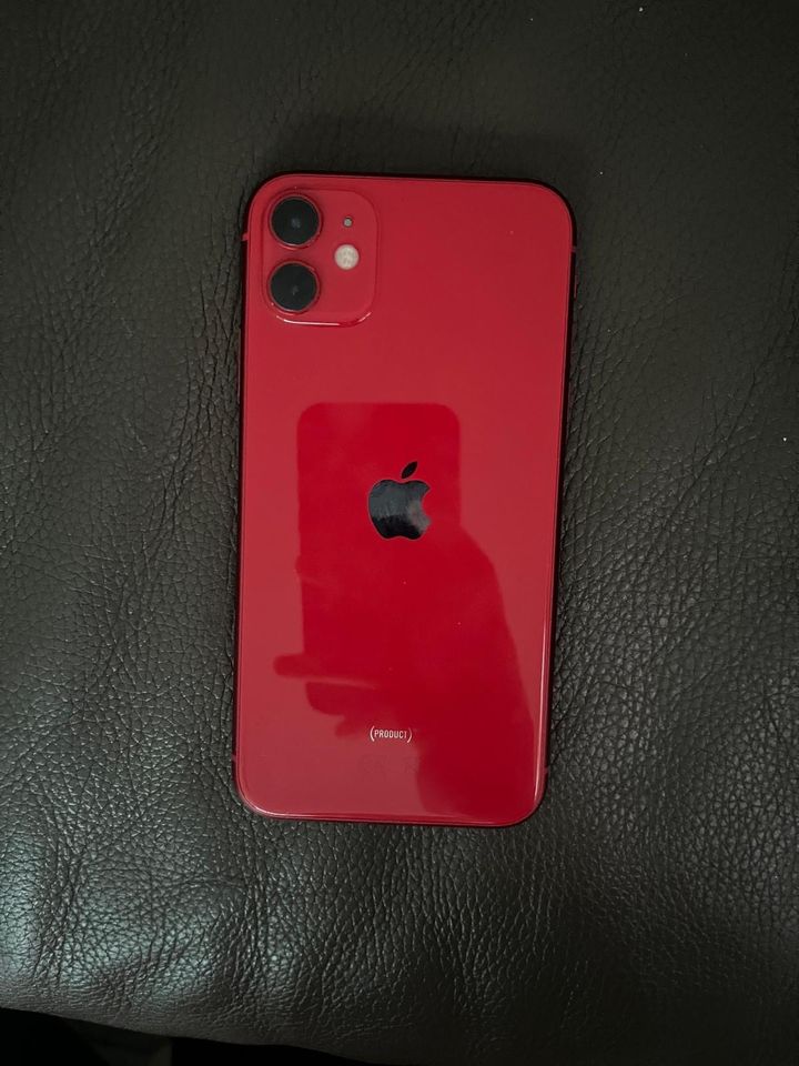 iPhone 11 rot 64 gb in Nürnberg (Mittelfr)