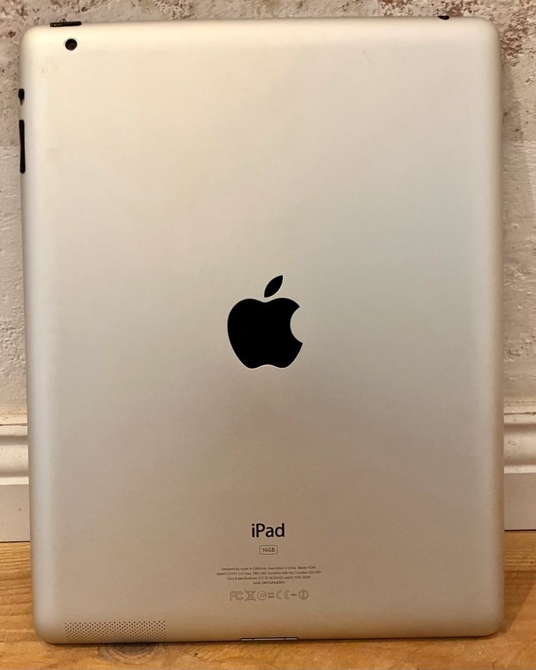 Apple iPad 2, 16GB, Weiß / Silber, Wi-Fi, 2011 in Berlin