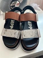 Sandalen von Giosepo neu gr35/36 Niedersachsen - Ilsede Vorschau
