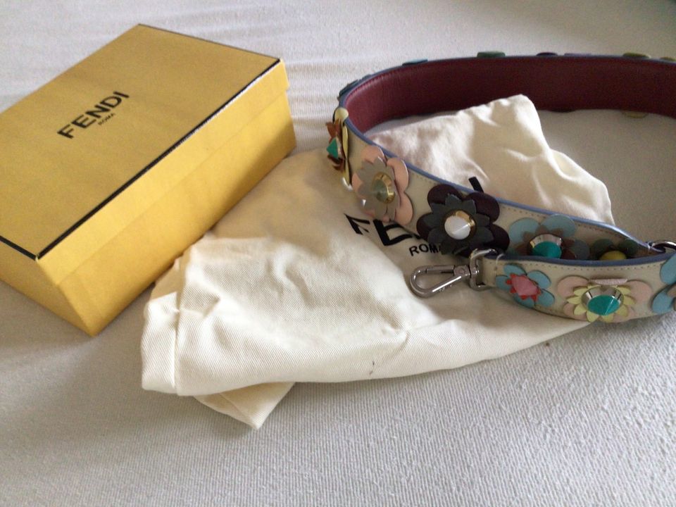 Fendi Strap You Taschengurt in Baden-Baden