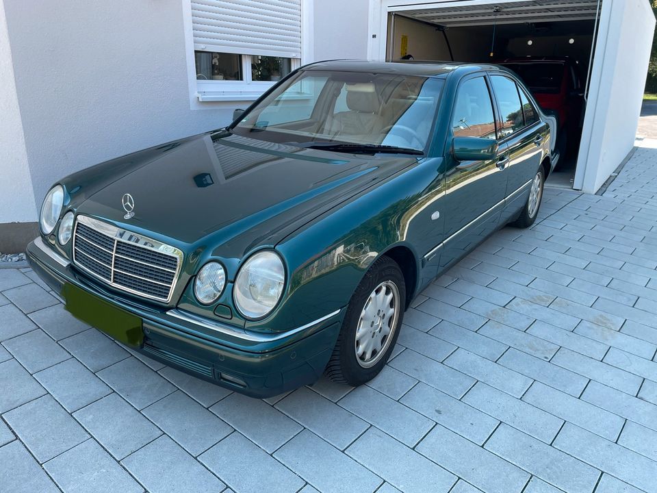 W210-E 200 Mercedes Benz E in Selters