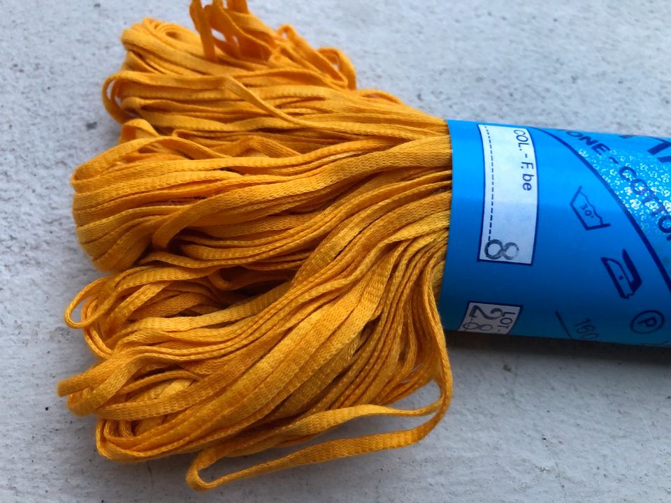Bändchen-Wolle 1000g gelb 100% Baumwolle und 200g in türkis in Berlin