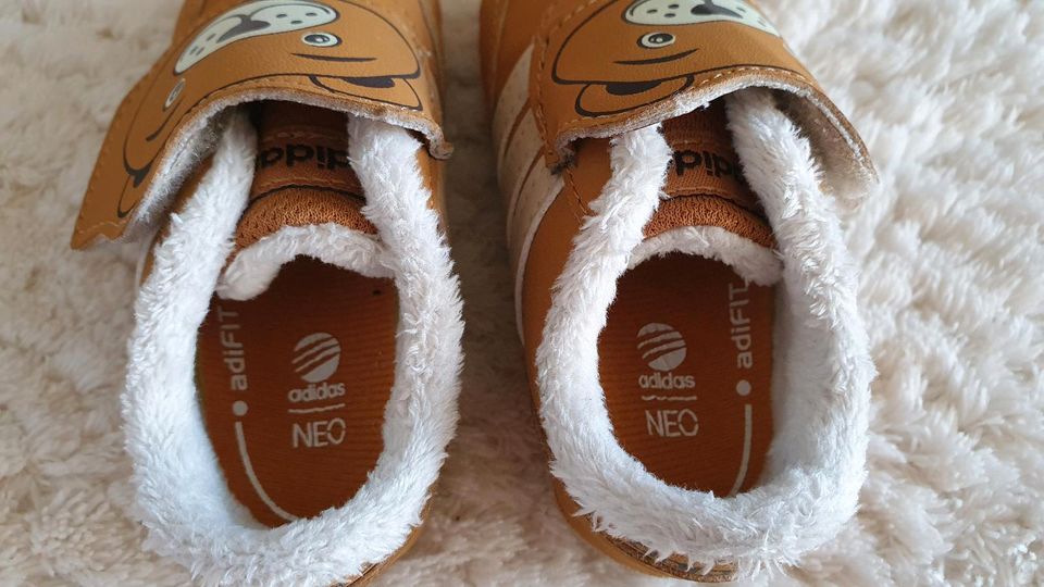 Adidas Babyschuhe/Hausschuhe Größe 18 braun mit Bärengesicht in Bayern -  Fürstenzell | eBay Kleinanzeigen ist jetzt Kleinanzeigen