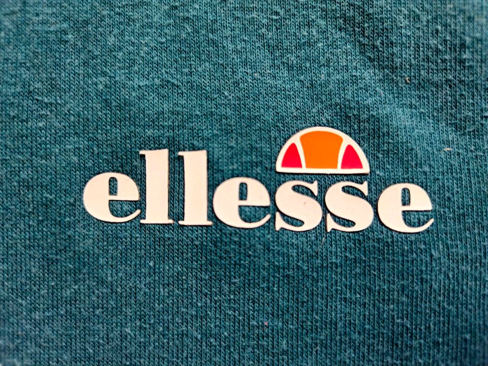 Ellesse Hoodie in Dunkelgrün, Größe S in Mandelbachtal