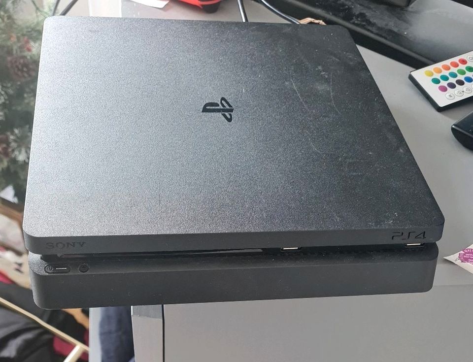 Ps4 slim 500gb in Worms