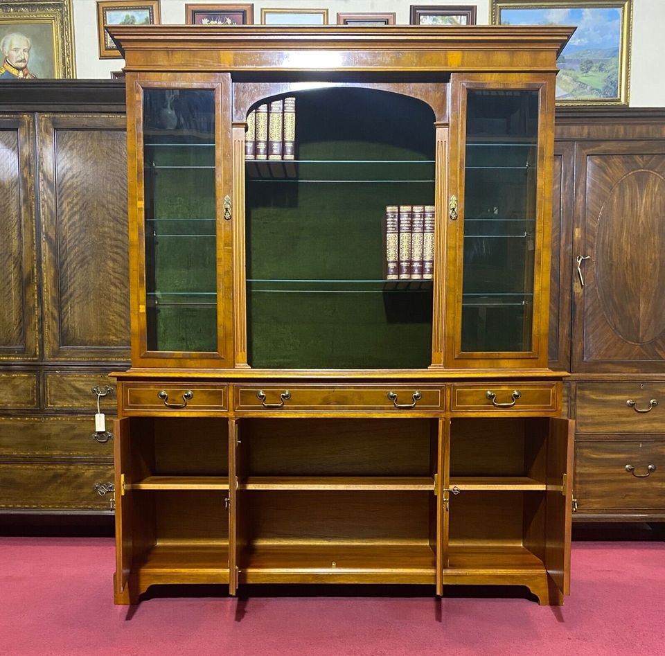 Englische Möbel Regency Eibe Stilmöbel Bücherschrank Vitrine UK in Berlin