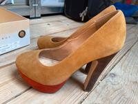 Görtz Pumps Plateau braun beige Cognac rot orange Wildleder nubuk Hessen - Eschborn Vorschau